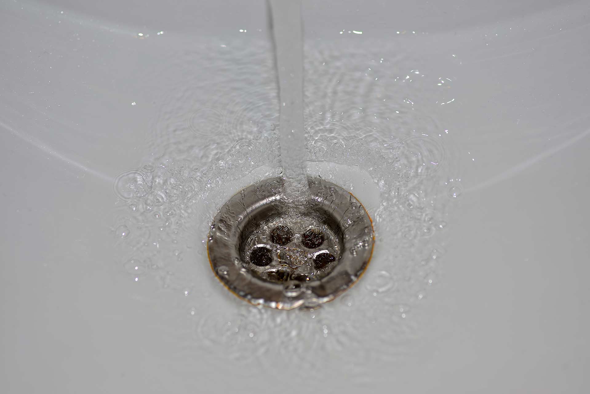 A2B Drains provides services to unblock blocked sinks and drains for properties in Saddleworth.